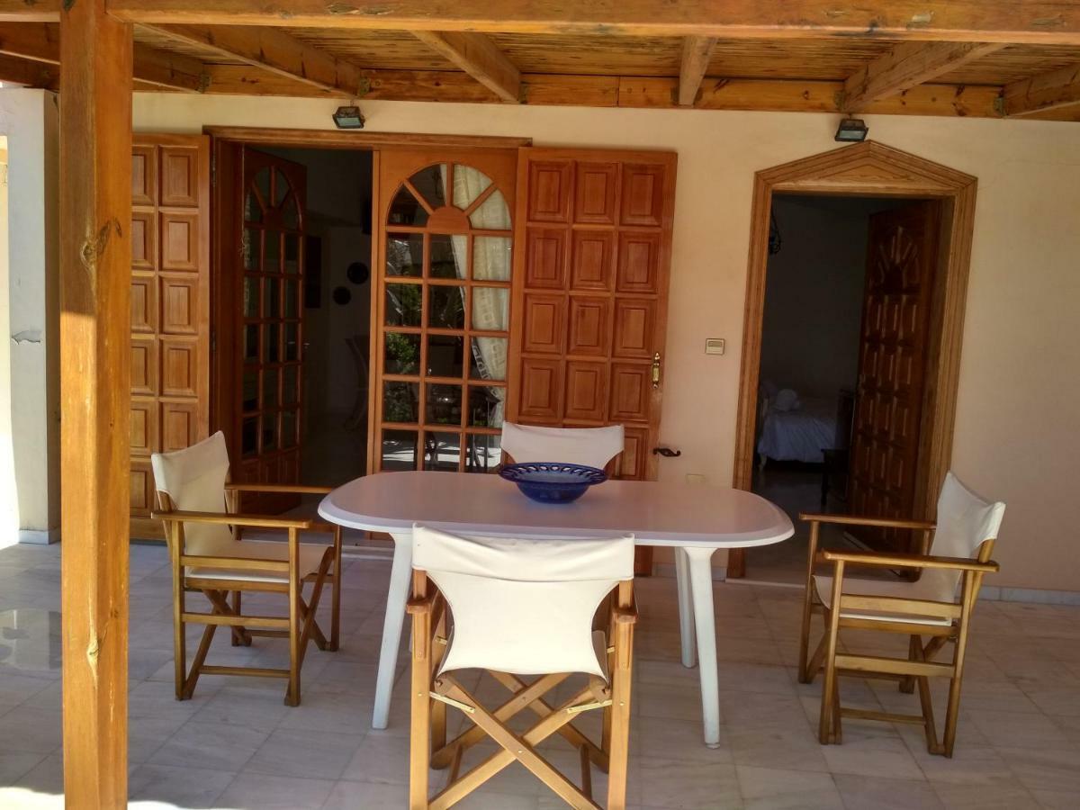 בית הארחה אנביסוס 	Saronic View מראה חיצוני תמונה